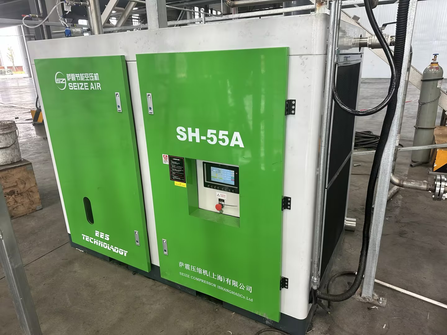 薩震節(jié)能空壓機(jī).jpg 薩震節(jié)能空壓機(jī).jpg